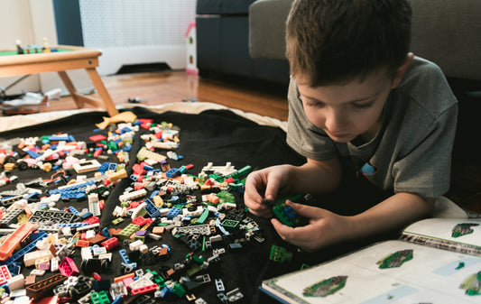 The dream workshop of Clément, a LEGO fan
