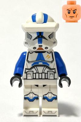 Clone Trooper Specialist, 501st Legion (Phase 2) - Blue Arms, Macrobinoculars, Nougat Head, Helmet with Holes